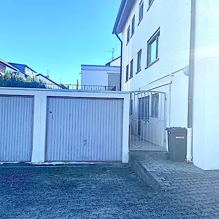 Moderne Design-apartments In Ruhiger Feldrandlage In *
