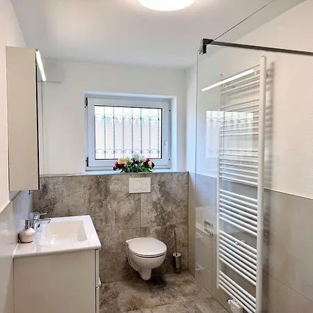 Charmanter Rueckzugsort Mit Grosser Terrasse In Idyllischer Umgebung