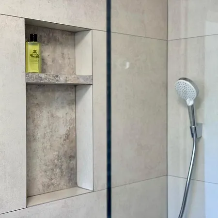 Charmanter Rueckzugsort Mit Grosser Terrasse In Idyllischer Umgebung *