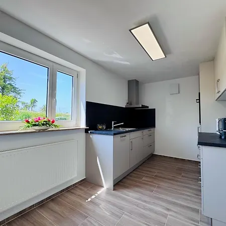 Charmanter Rueckzugsort Mit Grosser Terrasse In Idyllischer Umgebung