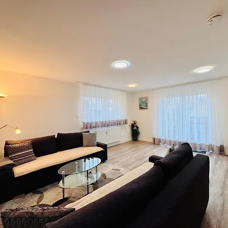 Moderne Design-apartments In Ruhiger Feldrandlage In Apartamento Böblingen
