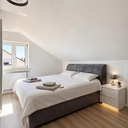 Apartament Moderne Design-apartments In Ruhiger Feldrandlage In Böblingen