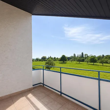 아파트 Moderne Design-apartments In Ruhiger Feldrandlage In *