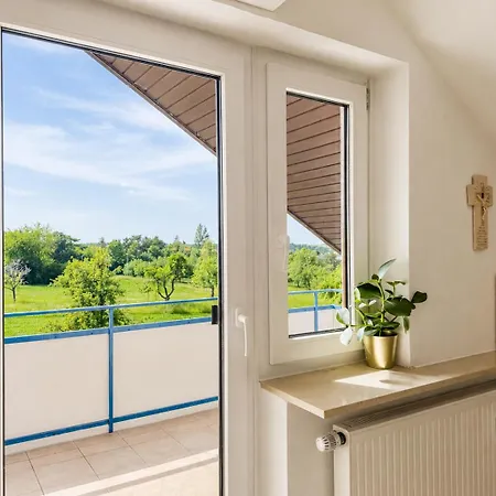 아파트 Moderne Design-apartments In Ruhiger Feldrandlage In